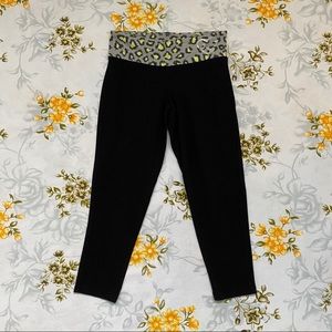 Aeropostale Size M Cropped Cheetah Leggings